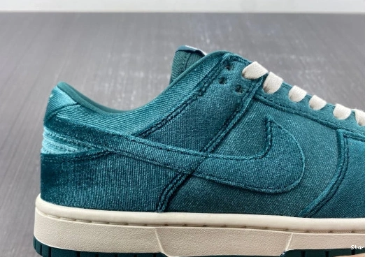 Velvet Nike DZ5224-300 Dunk Green Low 1021